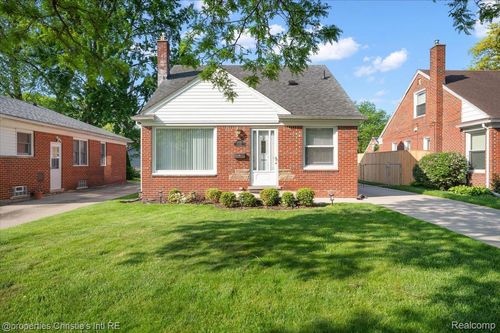 21628 Newcastle Rd, Harper Woods, MI, 48225-2360 | Card Image