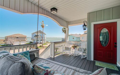 215 Lokai St, Tiki Island, TX, 77554-6161 | Card Image