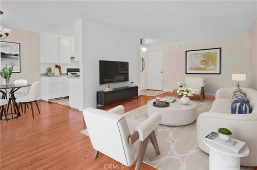 224-1735 N Fuller Ave, Los Angeles, CA, 90046-3112 | Card Image