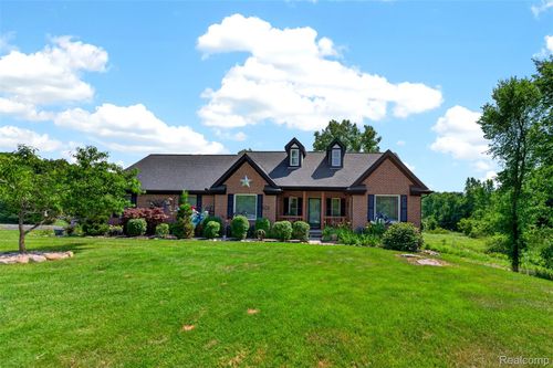 2660 Scenic Meadows Dr, Ortonville, MI, 48462-8963 | Card Image