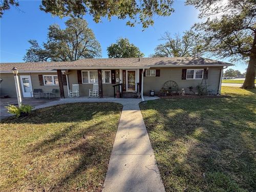 920 S Wilson Ave, Chanute, KS, 66720-2770 | Card Image