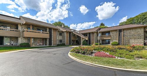 207-2101 W Good Hope Road, GLENDALE, WI, 53209 | Card Image