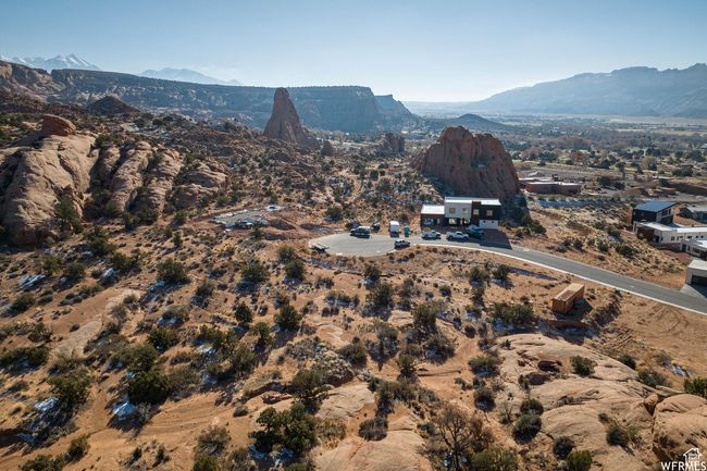 Aerial view with a mountain view | Image 32