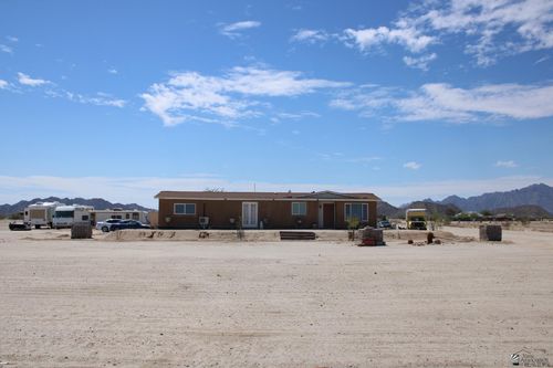 27517 E County 13 3/4 St, Wellton, AZ, 85356-6724 | Card Image