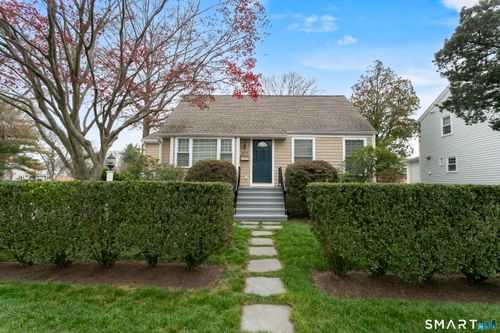 877 S Pine Creek Rd, Fairfield, CT, 06824-6367 | Card Image