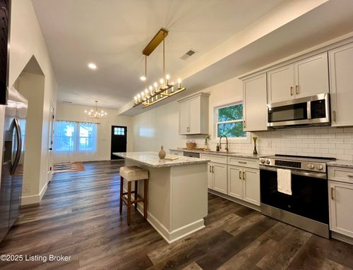 606 Rawlings St, Louisville, KY, 40217-1150 | Card Image