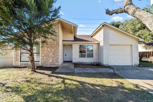 5326 Creek Valley Dr, Arlington, TX, 76018-1894 | Card Image