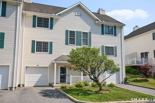 49-14 South St, Danbury, CT, 06810-8187 | Card Image