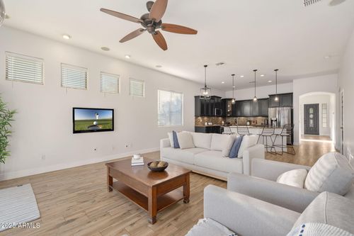 8809 W Hayward Ave, Glendale, AZ, 85305-3967 | Card Image