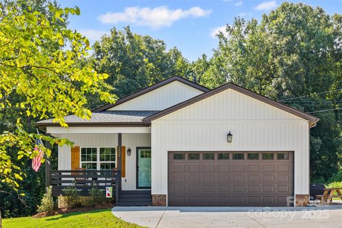 1657 Springlake Rd, York, SC, 29745-8701 | Card Image