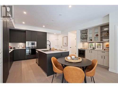 202-9652 Benchland Dr, Lake Country, BC, V4V0A4 | Card Image