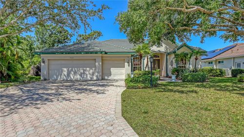 4920 Woodhurst Dr, Sarasota, FL, 34243-5523 | Card Image