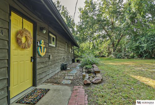 204 Pawnee Cir, Ashland, NE, 68003-3430 | Card Image