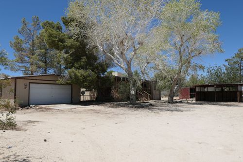 8038 Walden Ave, Inyokern, CA, 93527-2237 | Card Image