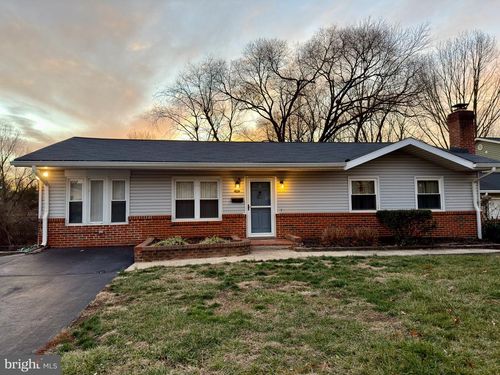 905 W Poplar Rd, STERLING, VA, 20164-5032 | Card Image