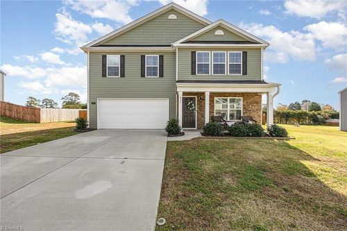417 Daniel Dr, Lexington, NC, 27295-9879 | Card Image