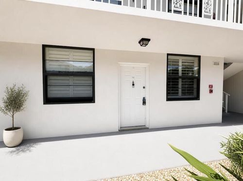105-3540 Whitehall Dr, West Palm Beach, FL, 33401-1074 | Card Image