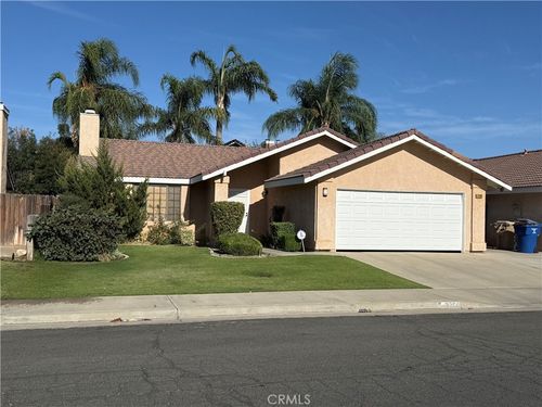 3200 Cattleman St, Bakersfield, CA, 93312-3323 | Card Image