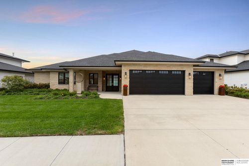 28426 Laurel Cir, Valley, NE, 68064-1670 | Card Image