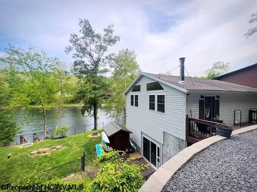 378 White Island Road, Fairmont, WV, 26554 | Card Image