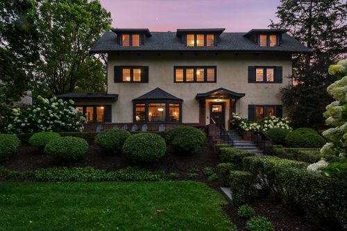 2204 W Lake Of The Isles Parkway, Minneapolis, MN, 55405 | Card Image