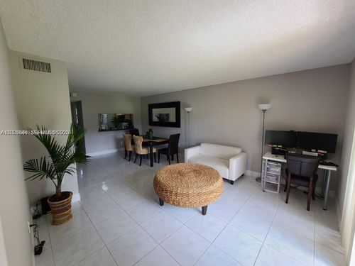 102-165 Nw 93rd Ave, Pembroke Pines, FL, 33024-6365 | Card Image