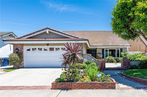 8072 Joan Cir, La Palma, CA, 90623-2033 | Card Image