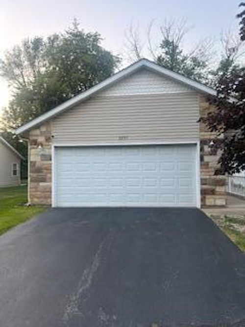 2255 Whispering Oaks Ct, Highland, IN, 46322-3502 | Card Image