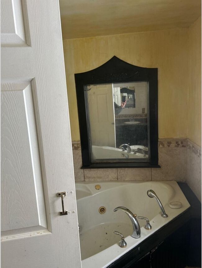51 Akers Hollow Rd, House other with 2 bedrooms, 1 bathrooms and null parking in Van Lear KY | Image 9