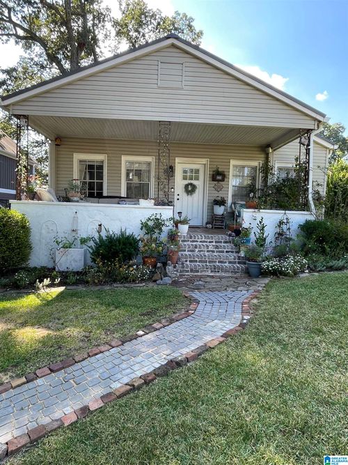 562 Edgeknoll Ln, Homewood, AL, 35209-5914 | Card Image