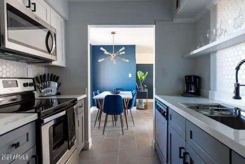 b413-7625 E Camelback Rd, Scottsdale, AZ, 85251-2105 | Card Image