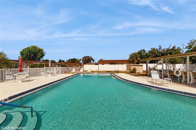 623 - 623 Park Cir, Condo with 2 bedrooms, 2 bathrooms and null parking in BRADENTON FL | Image 20