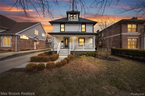967 Ann St, Birmingham, MI, 48009-1743 | Card Image