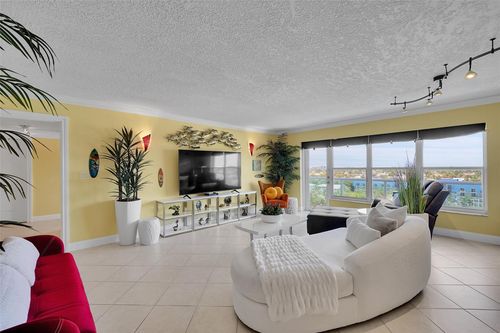 708-3900 Galt Ocean Dr, Fort Lauderdale, FL, 33308-6631 | Card Image