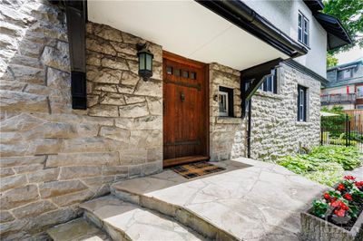 290 Clemow Ave, House other with 6 bedrooms, 3 bathrooms and 2 parking in Ottawa ON | Image 3