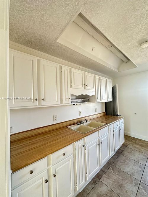 2-720 Sw 7th Ave, HALLANDALE BEACH, FL, 33009-6913 | Card Image