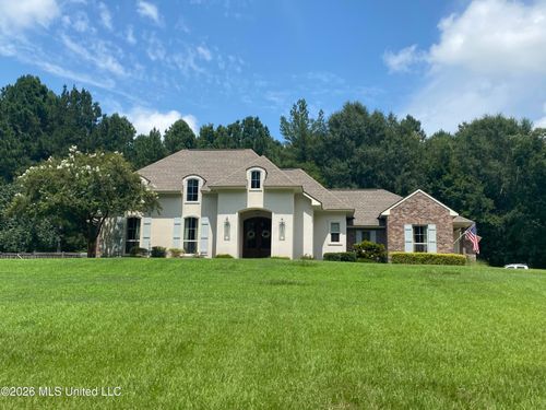 17 Country Squire Rd, Natchez, MS, 39120-9366 | Card Image