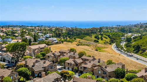 5 Silvertide Dr, Dana Point, CA, 92629-3213 | Card Image