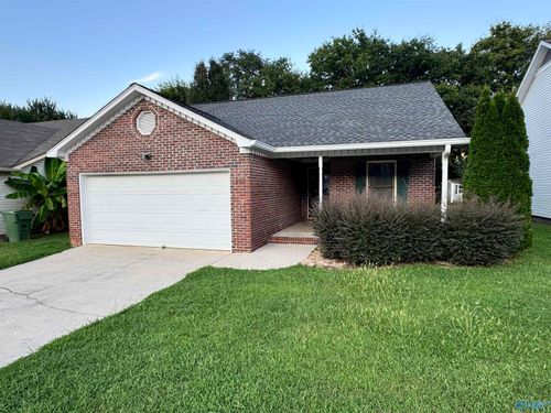 235 Shadowbrook Ln Ne, Huntsville, AL, 35811-8204 | Card Image