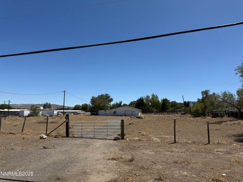 865 Mesa Dr, Fernley, NV, 89408-9797 | Card Image