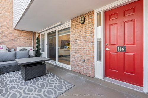 52-146 Milestone Cres, Aurora, ON, L4G3M2 | Card Image