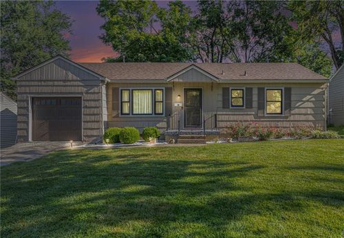 4822 W 62nd St, Mission, KS, 66205-3033 | Card Image