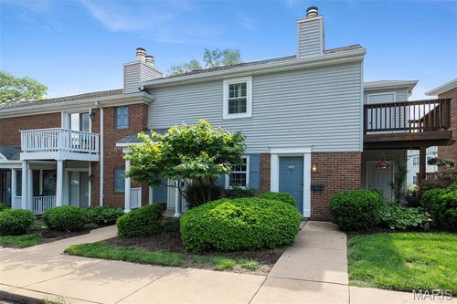 1423 Peacock Ln, Brentwood, MO, 63144-1162 | Card Image