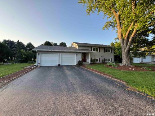 107 Trojan Ave, Avon, IL, 61415-8989 | Card Image