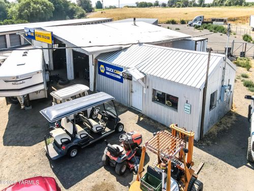 19166 Summitview Rd, Tieton, WA, 98947-9562 | Card Image