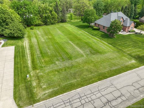 767 W Ridge Ct, Lake Orion, MI, 48359-1746 | Card Image