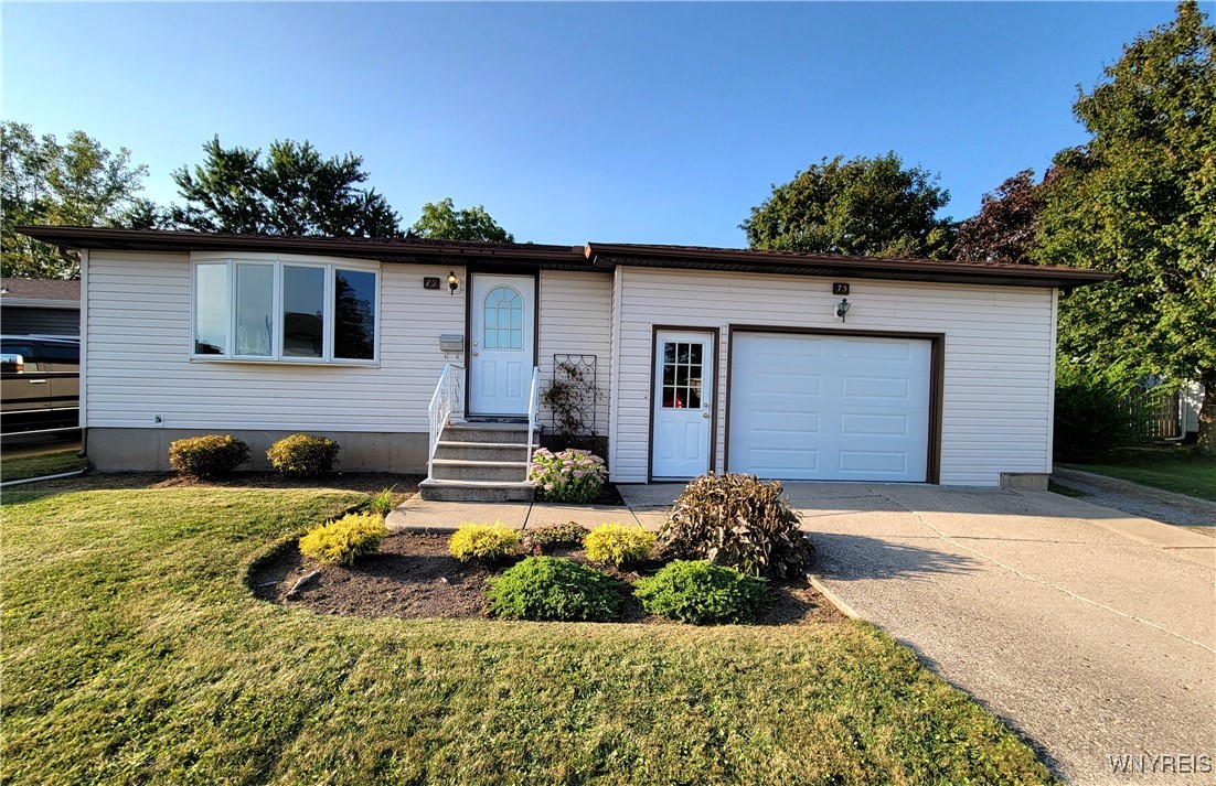 Sandy Ln, Buffalo, NY 14227