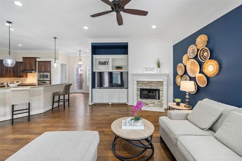 34 Danby Pl, The Woodlands, TX, 77375-4651 | Card Image