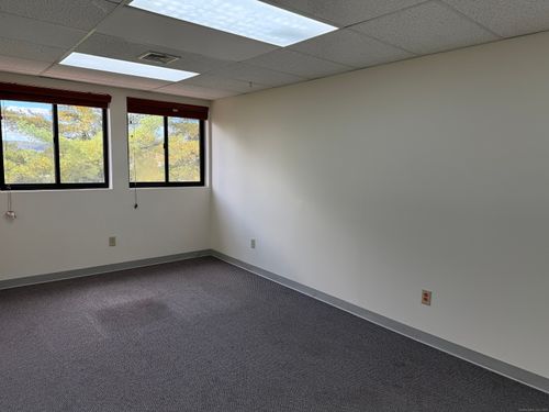 36 Mill Plain Rd, Danbury, CT, 06811-5181 | Card Image