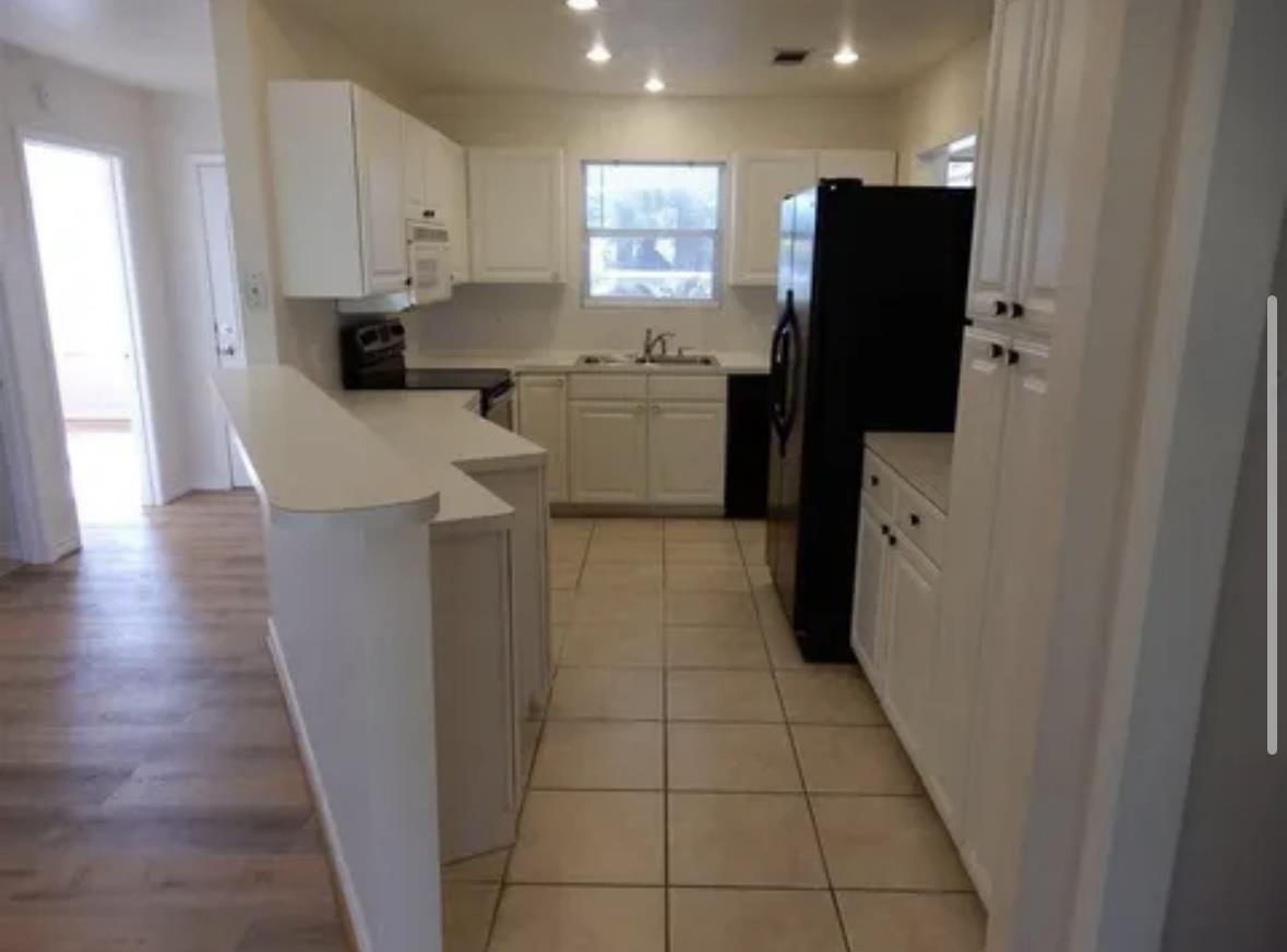 Residential Lease in Horseshoe Bay 5